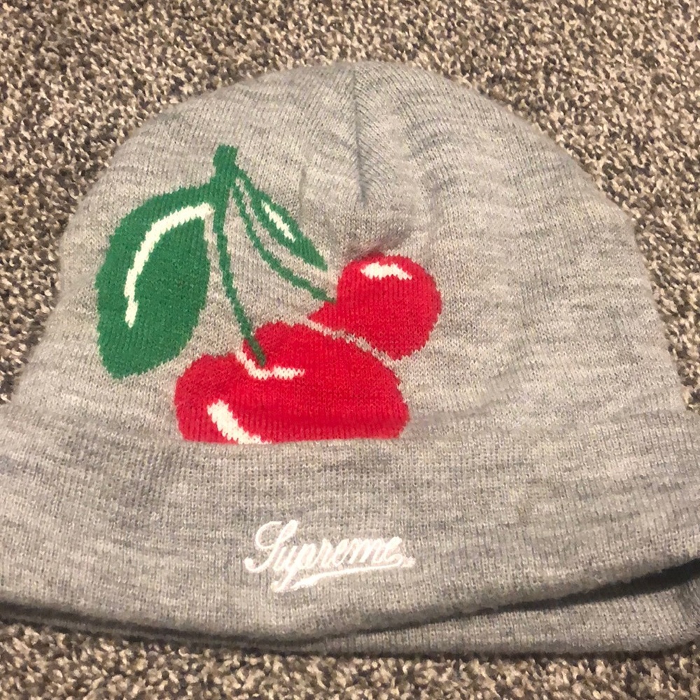 Supreme cherry beanie